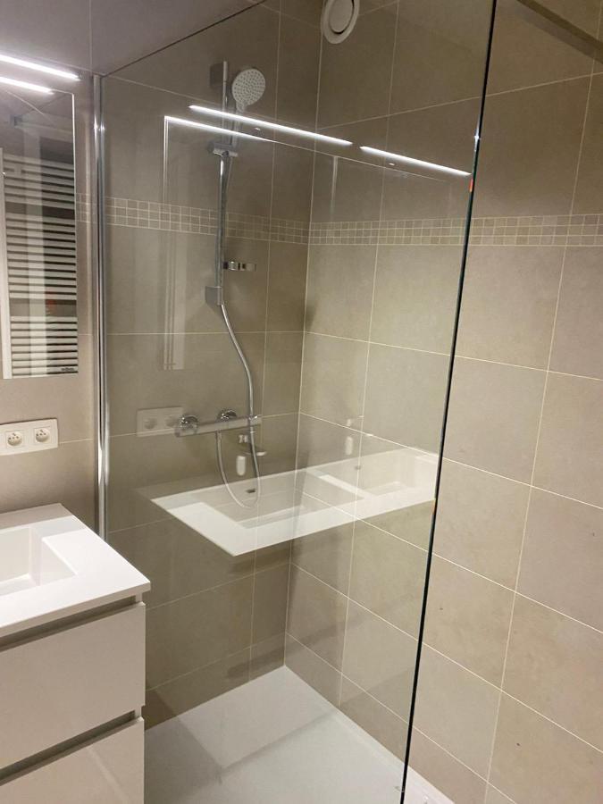 Lichtrijk 2-Slaapkamerappartement Met Zeezicht En Gratis Parking Ostende Exterior foto